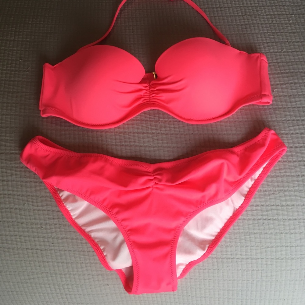 NWOT PINK Victoria’s Secret bikini